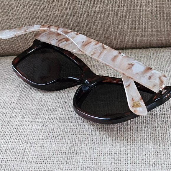 Foster Grant Women Sunglasses Brown Tortoise Eye Wear Shades POLE - Picture 3 of 10